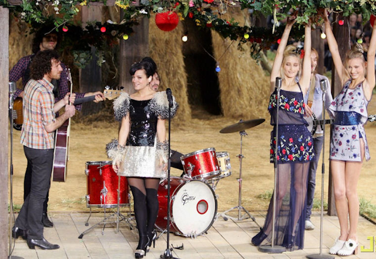 Lily sings for Chanel